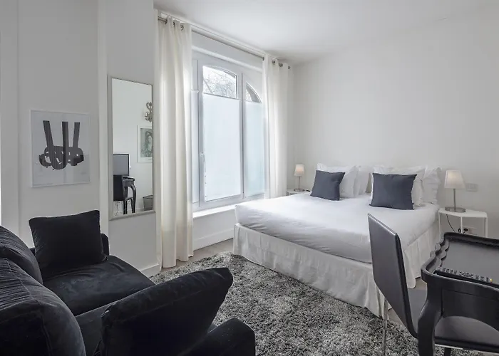 布鲁格勒酒店 3*