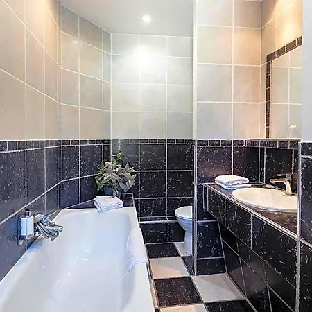 Brueghel Hotel 3*